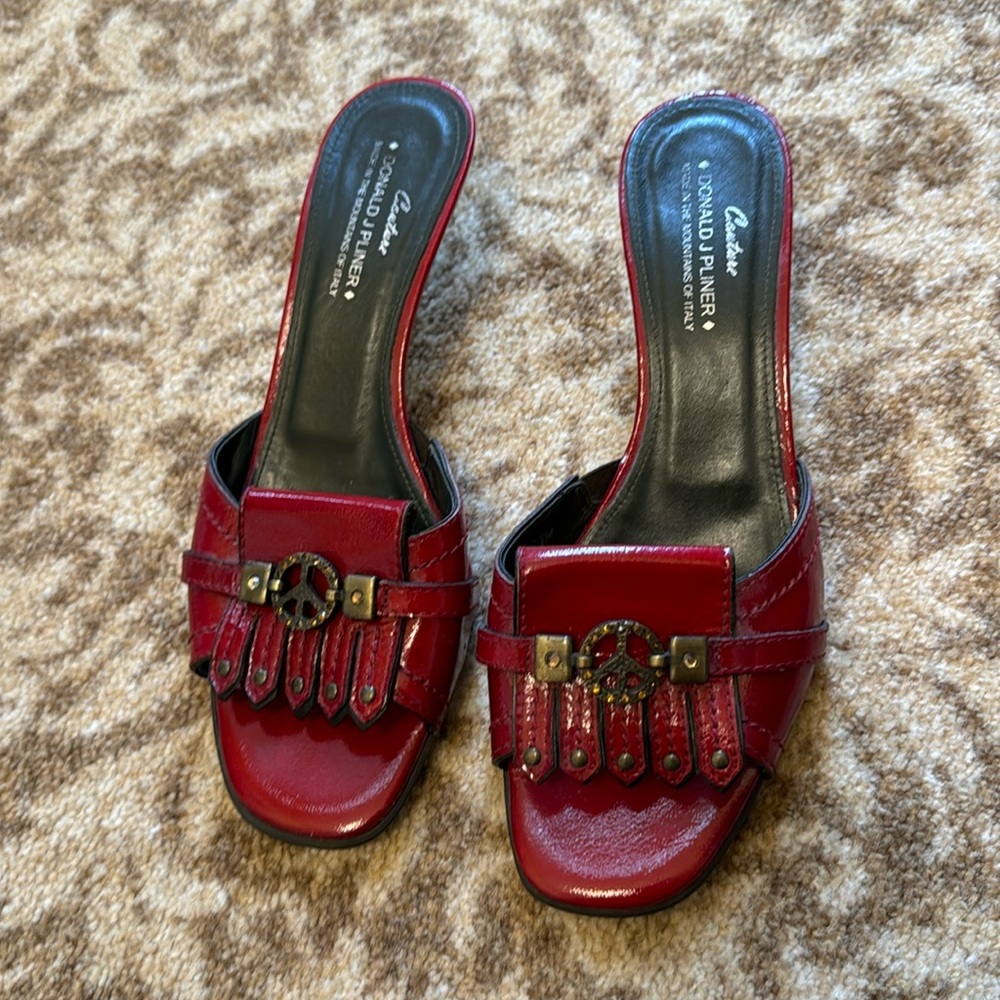 Donald J. Pliner Shoes Red very stylish low heels.
